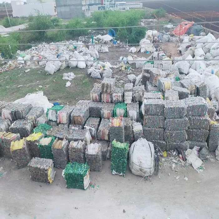 100% Clear PET Bottles Plastic Scrap /Pet Bottle Scraps/Plastic Scraps for sale