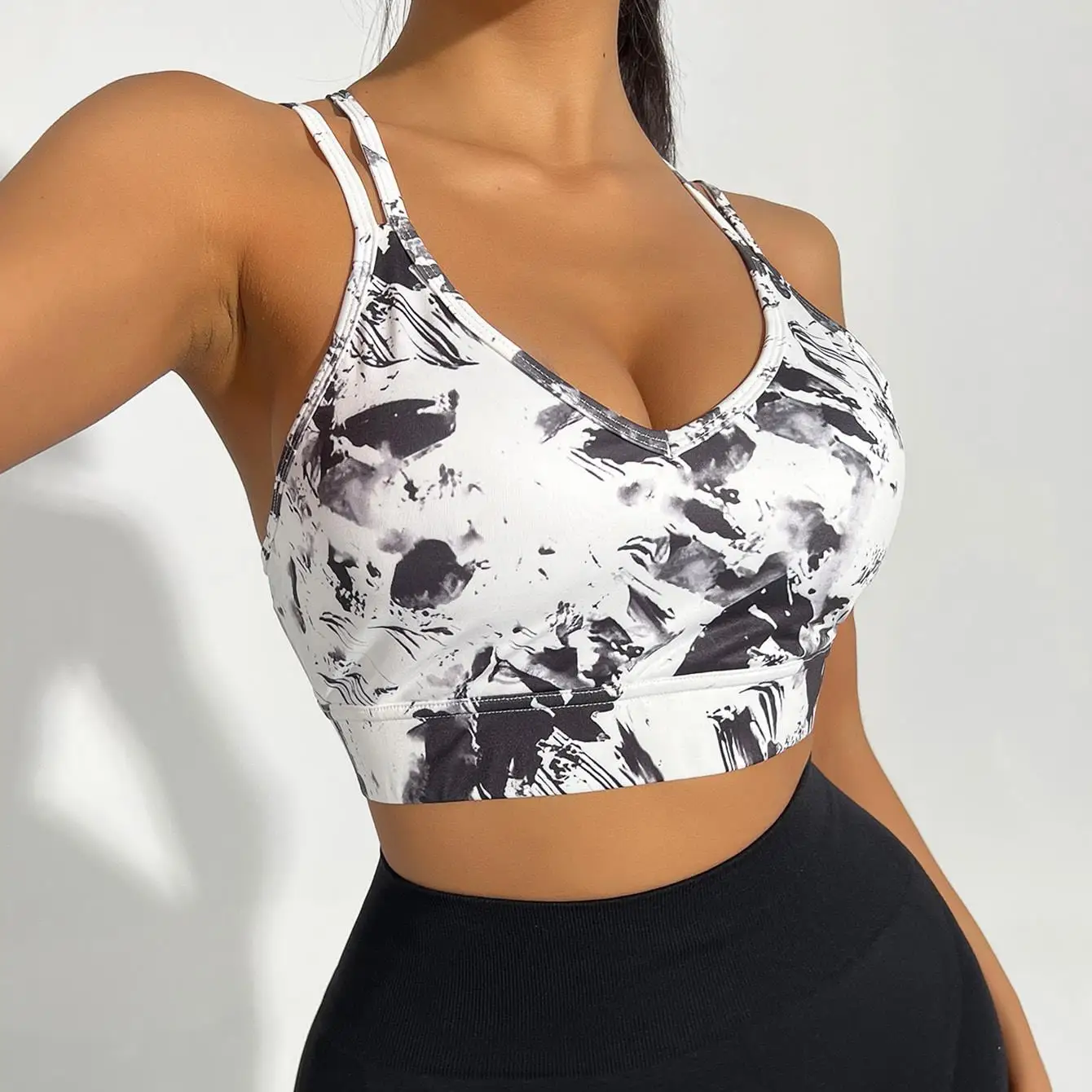 High Impact Ladies twist sports bra Fitness Running Yoga Tank Top High Support Cross Back Sports Strappy Bra Women