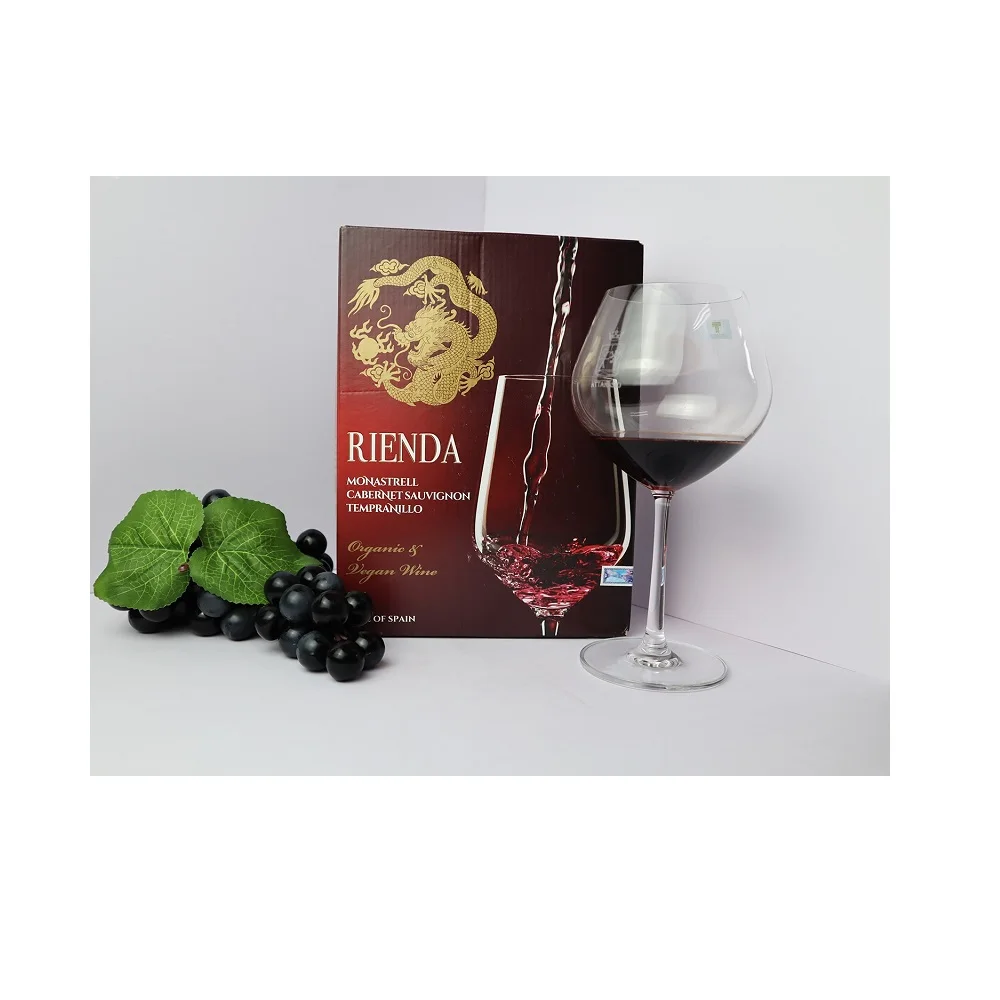 Wholesales package box 3 liters long aftertaste hint of tobacco aroma beverage bottle Rienda from Spain