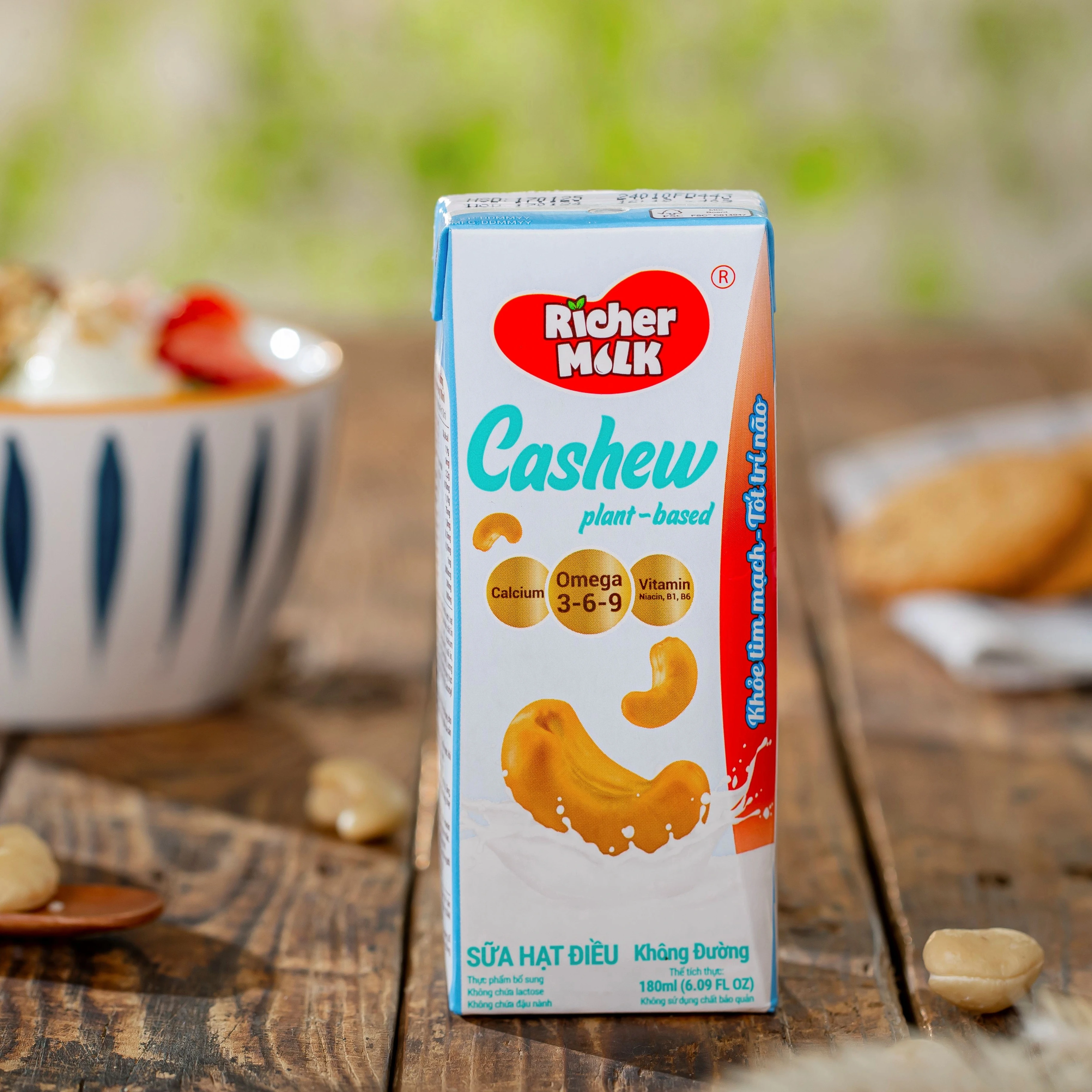 Вьетнамское молоко кешью, производимое на заводе во Вьетнаме, из высококачественного кешью 94% экстракта кешью ODM OEM, частная марка, хорошая цена