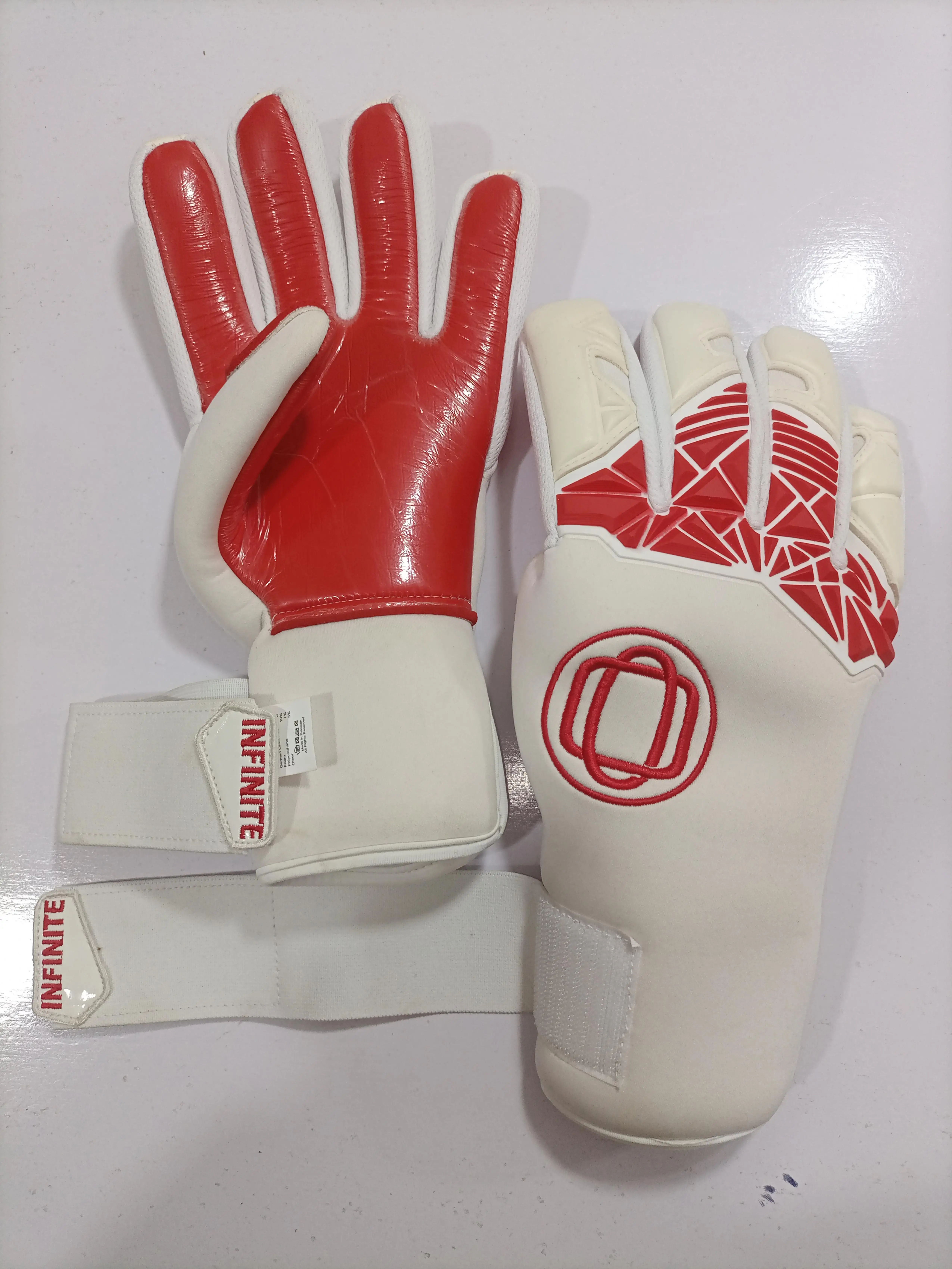 Professional Latex Material Kids Sports Futsal Goal Keeper Football Soccer Goalkeeper Gloves Protectors On fingers Mesh Panels