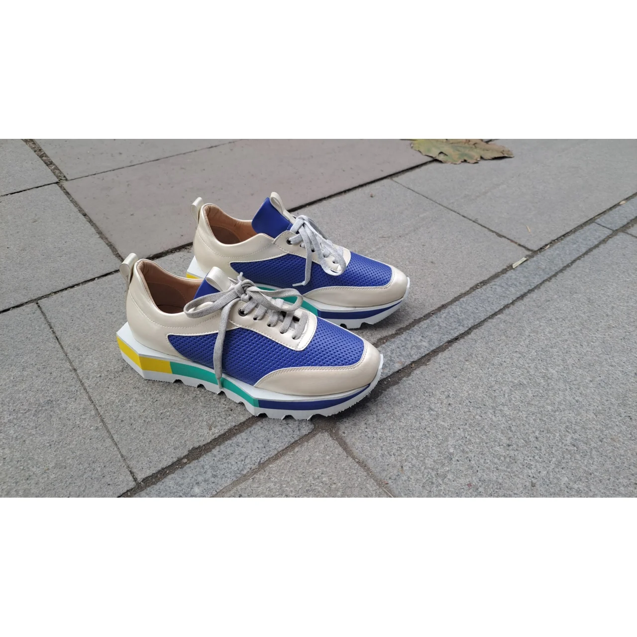 Sneaker Manufacturer Latest Sport Breathable Leather Made White Flat Casual Shoes and Women