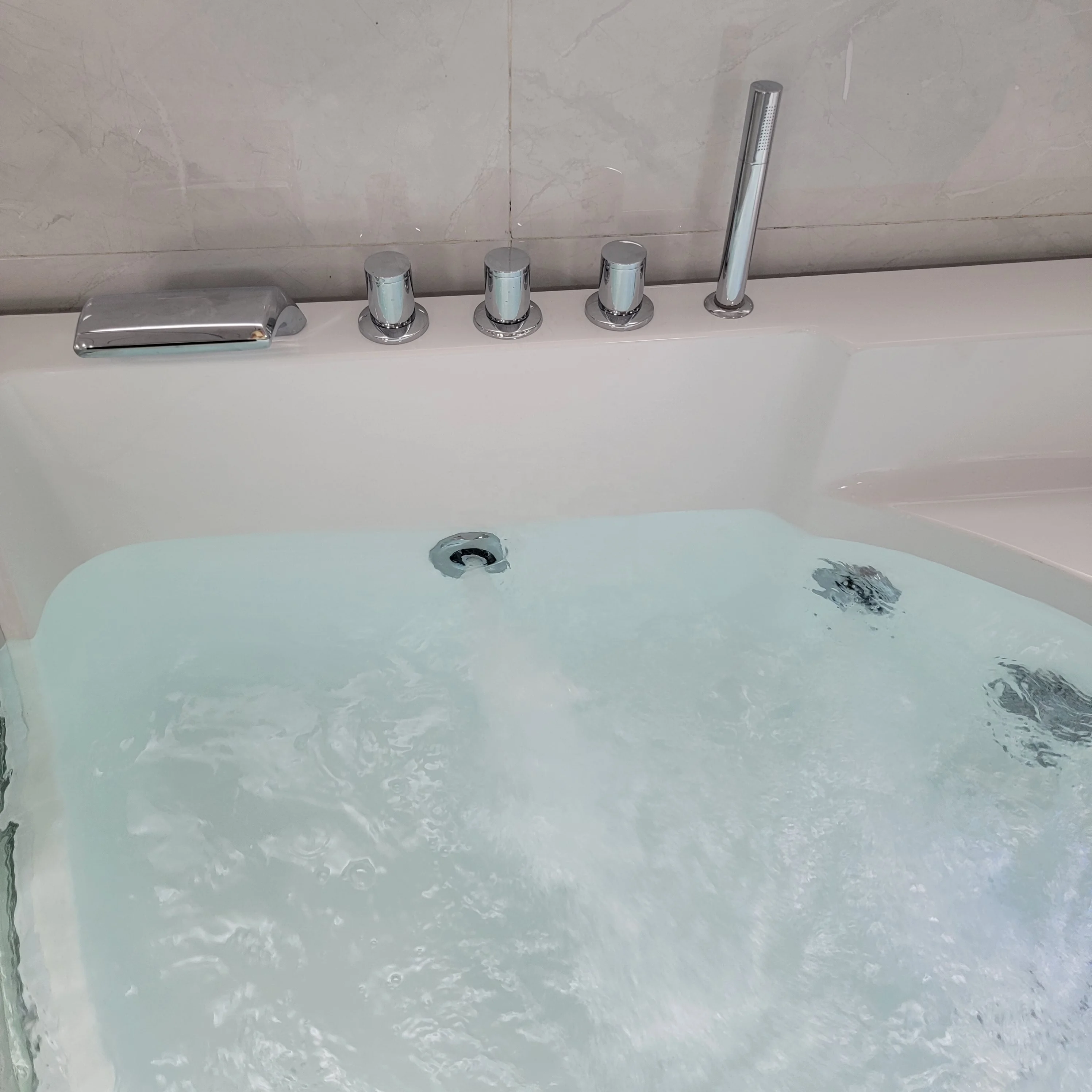 New luxury 2 person jaccuzzi freestanding tub spa bath tub with transparent glass