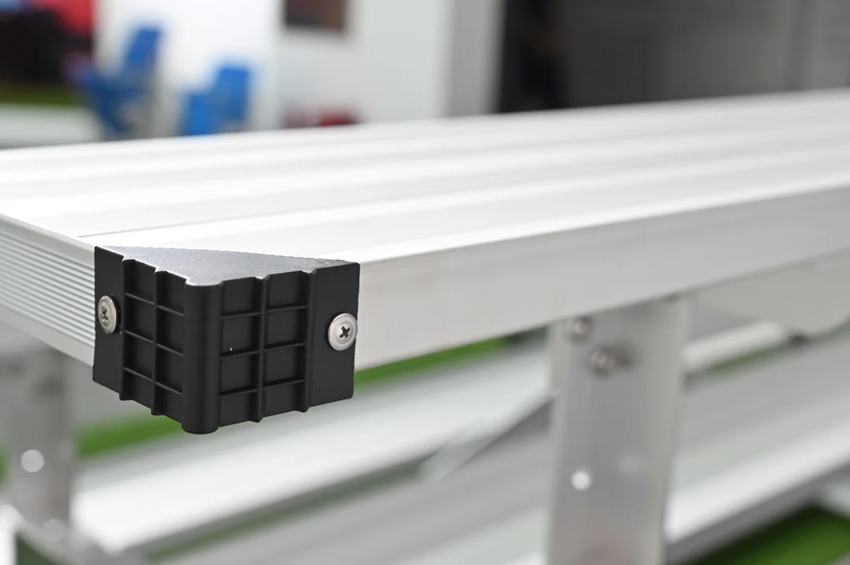 4 Row Aluminum bleacher with plastic seat for outdoor