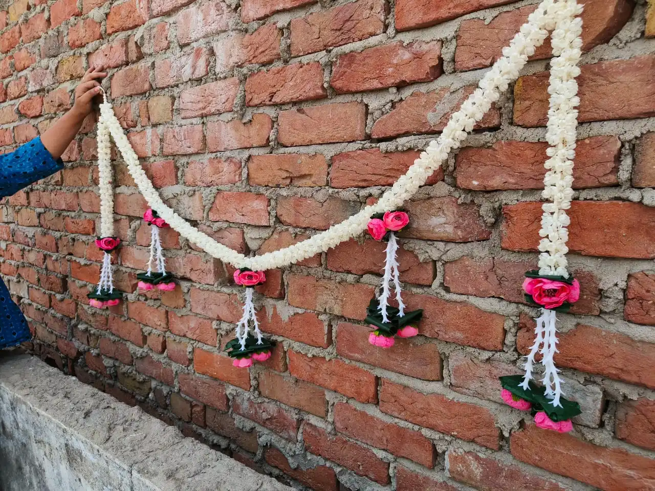 Handcrafted Toran Door Hanging, Gifts,Tuberose And Rose Bunch Home  Wall Decoration Indian Festive Diwali Vibes Pooja Door Decor