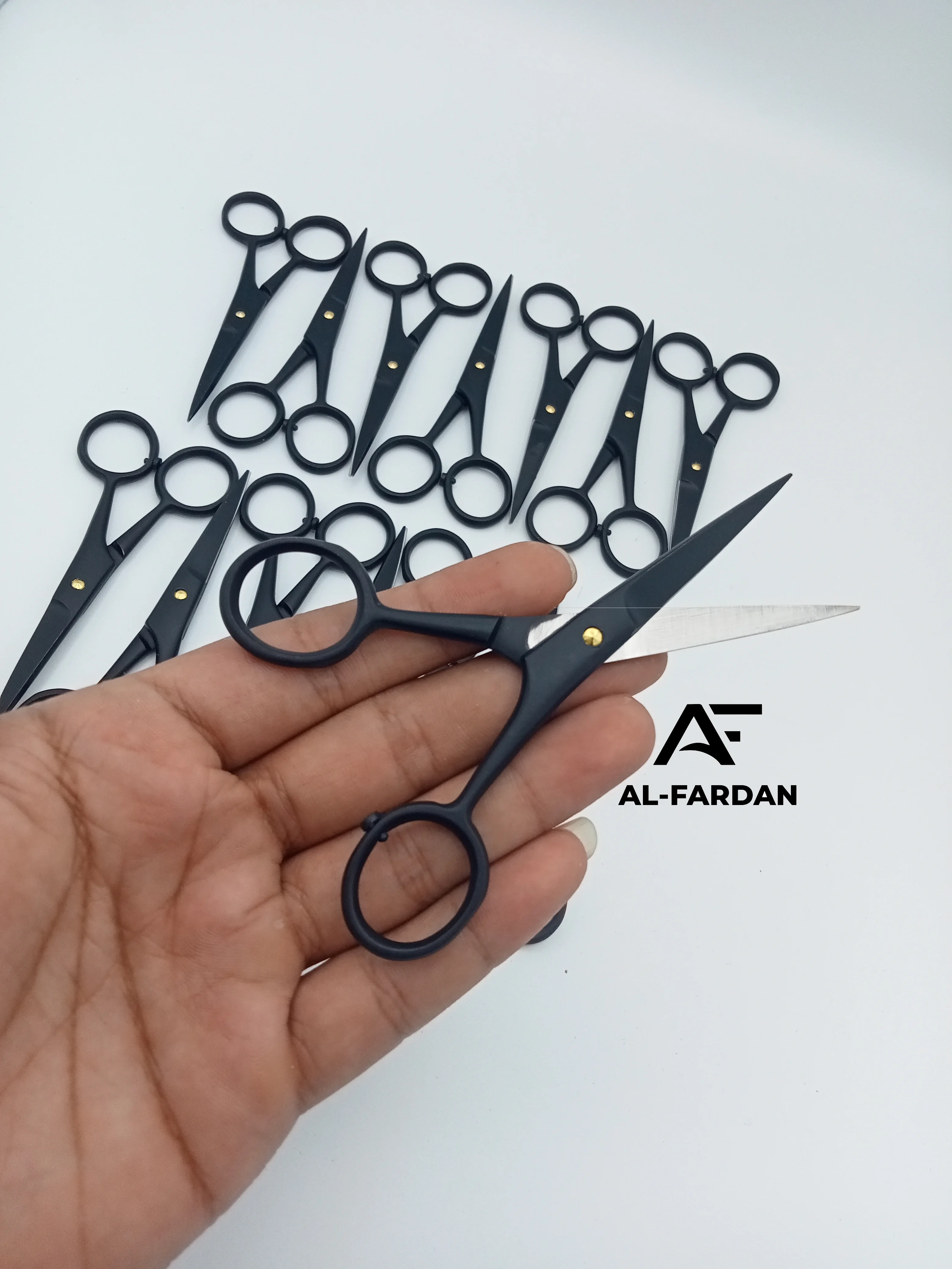 Professional Black Matte Color Solid Stainless Steel Manicure Cuticle Scissors Curved Sharp Tip Eyelash Eyebrow Scissors