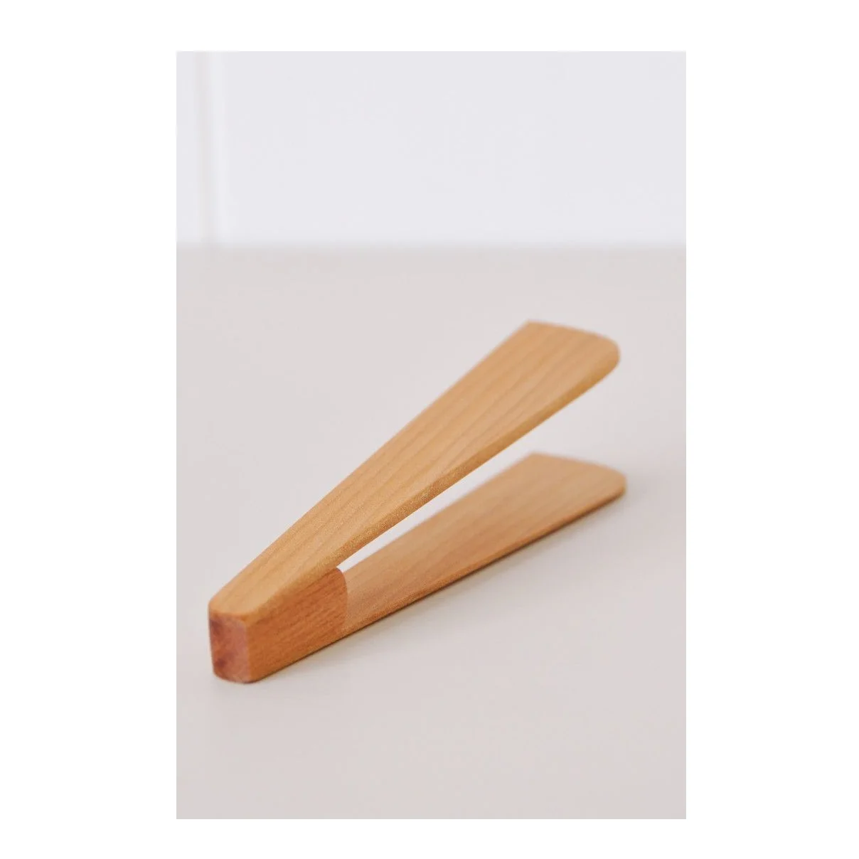 100% Real wood Food Clip Salad Meat Cooking Wooden Toast Bread for restaurant and hotels wooden ice cube tongs for bar use
