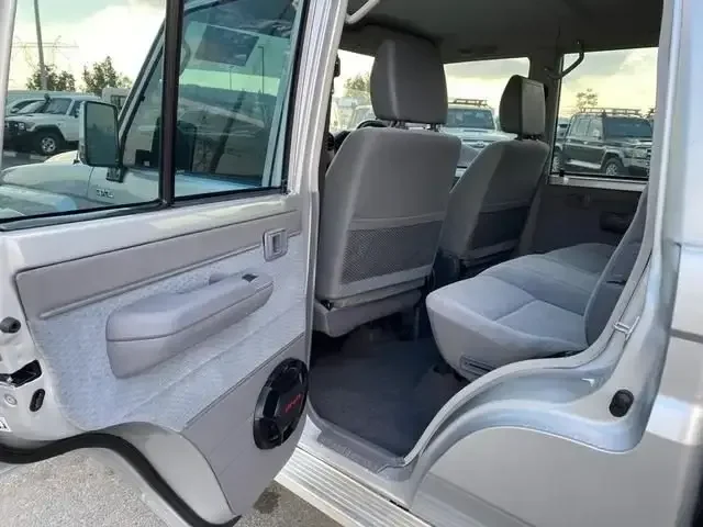 Хорошее качество б/у TOYOTAs LAND CRUISER 2019 двойная кабина серебряная 100% отлично работает