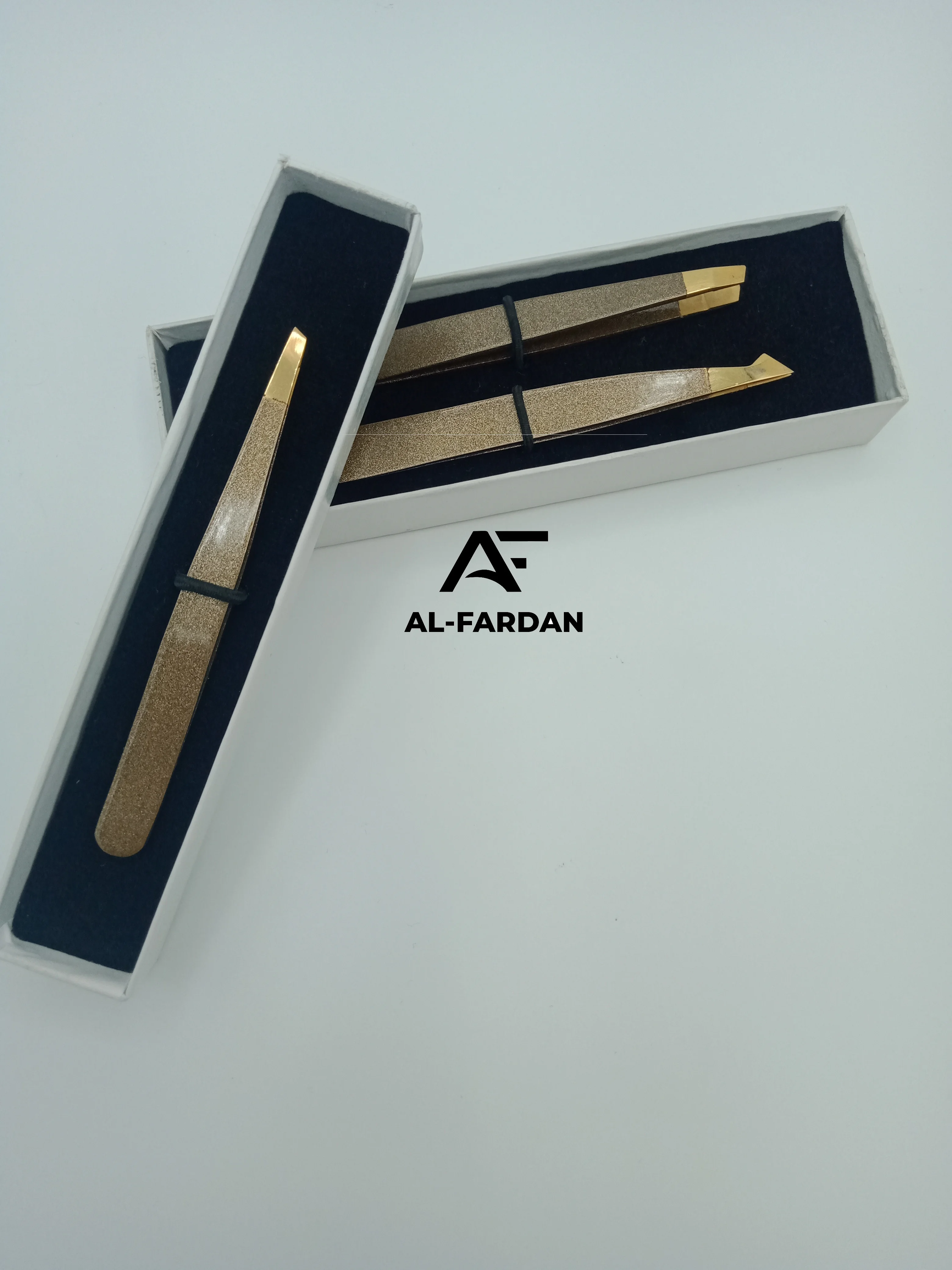 Slanted Tip Brown Color Gold Tip Eyebrow Tweezer High Quality Surgical Grade Stainless Steel Hair Plucking Brow Tweezers