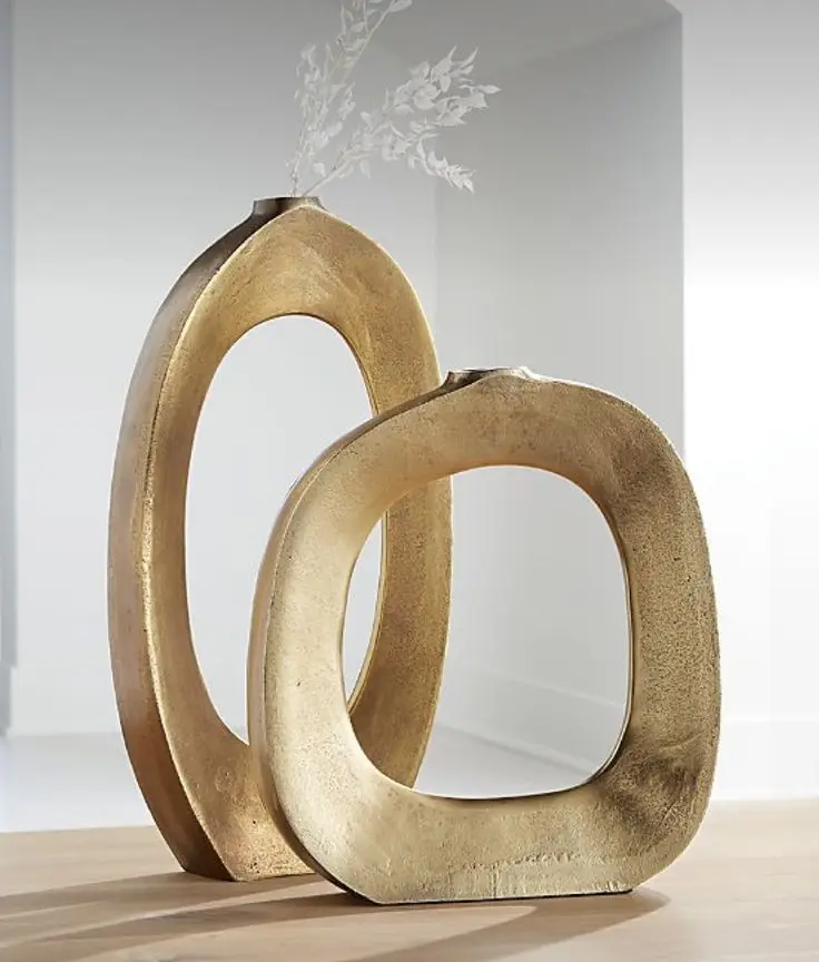 Hot Selling Premium Design Decorative Hallow Vase For Table Top And Wedding Decoration In Gold  Finished