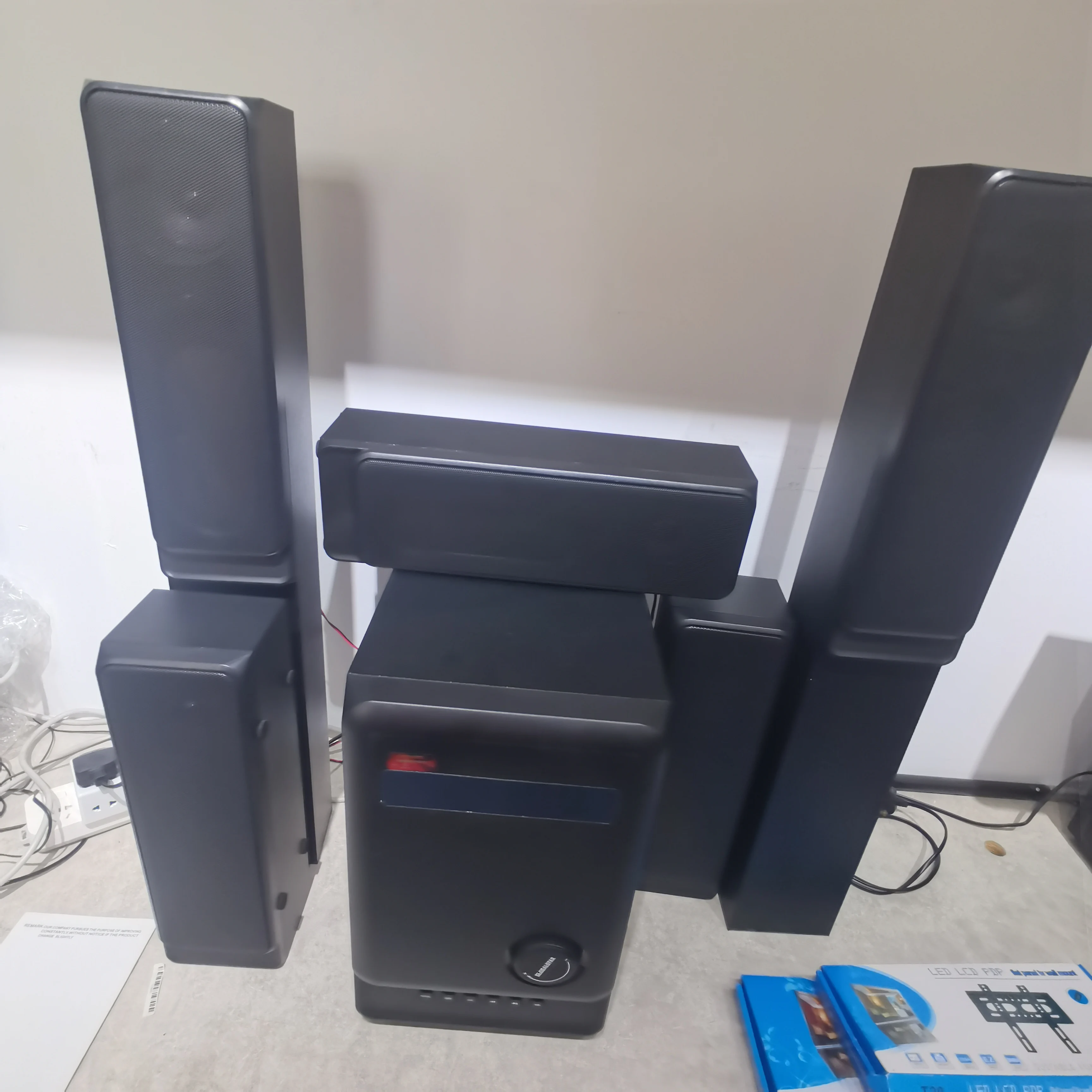 Hot Sell Wireless Home Theater Speaker Surround Sound System BT Usb Aux Fm Radio Subwoofer 5.1 Speaker