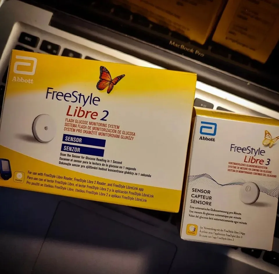 Стартовый набор для 2/3 датчика FreeStyl Libre непрерывного контроля уровня глюкозы работает с