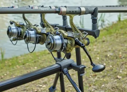 SK4000 Carp Fishing Spinning Reel Stainless Steel Ball Bearings Freewheel Drag & Anti-Twist Line Roller for River & Lake Fishing