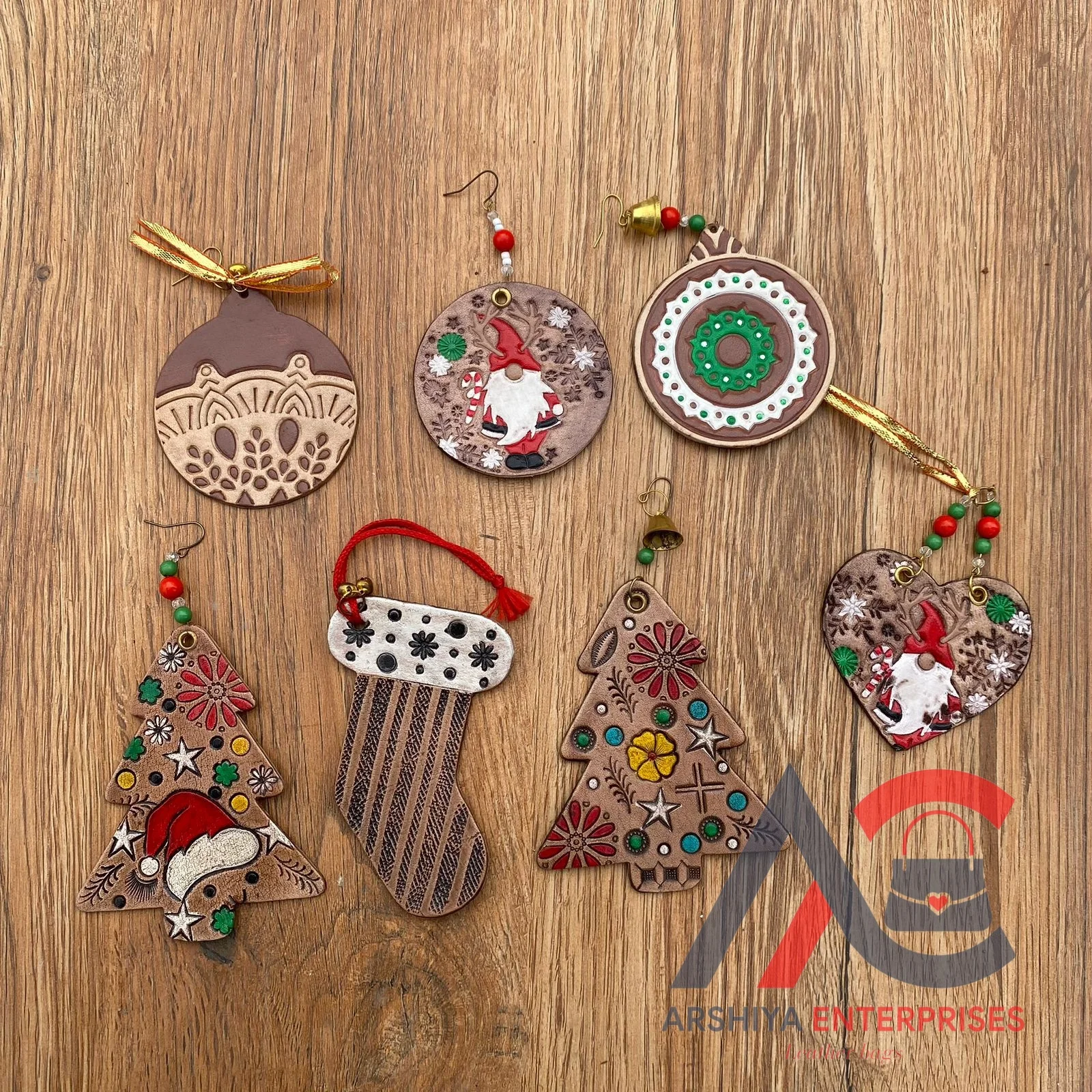 Real Handmade Leather Christmas Ornament Tooled Leather Christmas Round Shape Hanging Decoration Home Christmas Tree Ornaments