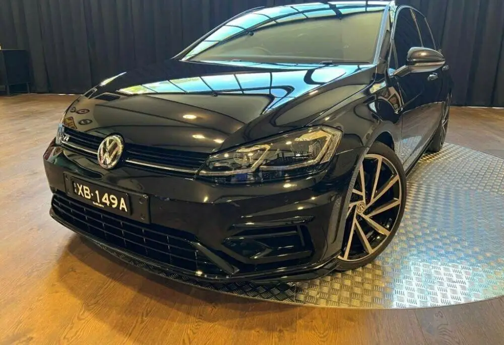 Б/у 2020 Volks-wagen Golf R RHD