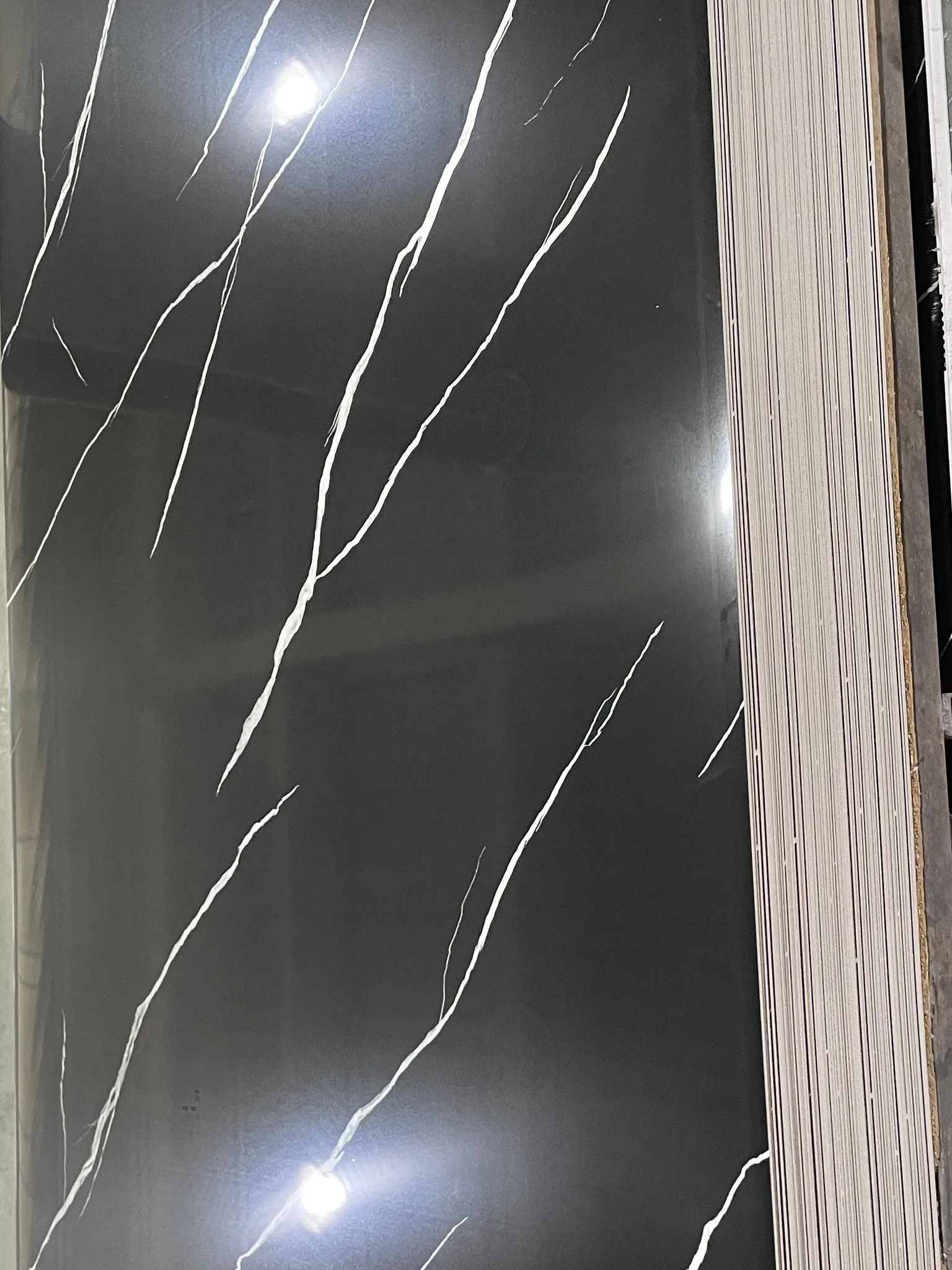 18mm High glossy UV coated  MDF for cabinet