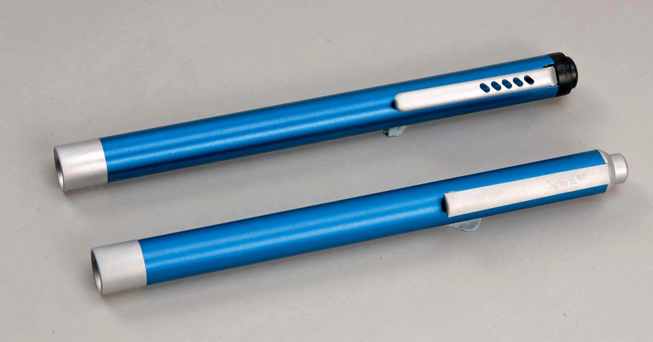 Custom Logo  LED Medical Pen Light with Clip Pocket Flashlight Pen Light For Doctor And Nurse for ENT
