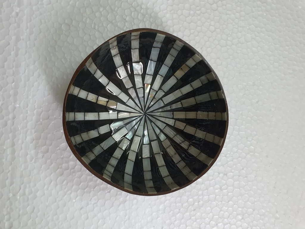 High quality  wholesale Coconut Bowls natural inlaid mother of pearl cheap coconut bowl dinnerware sets Vietnam