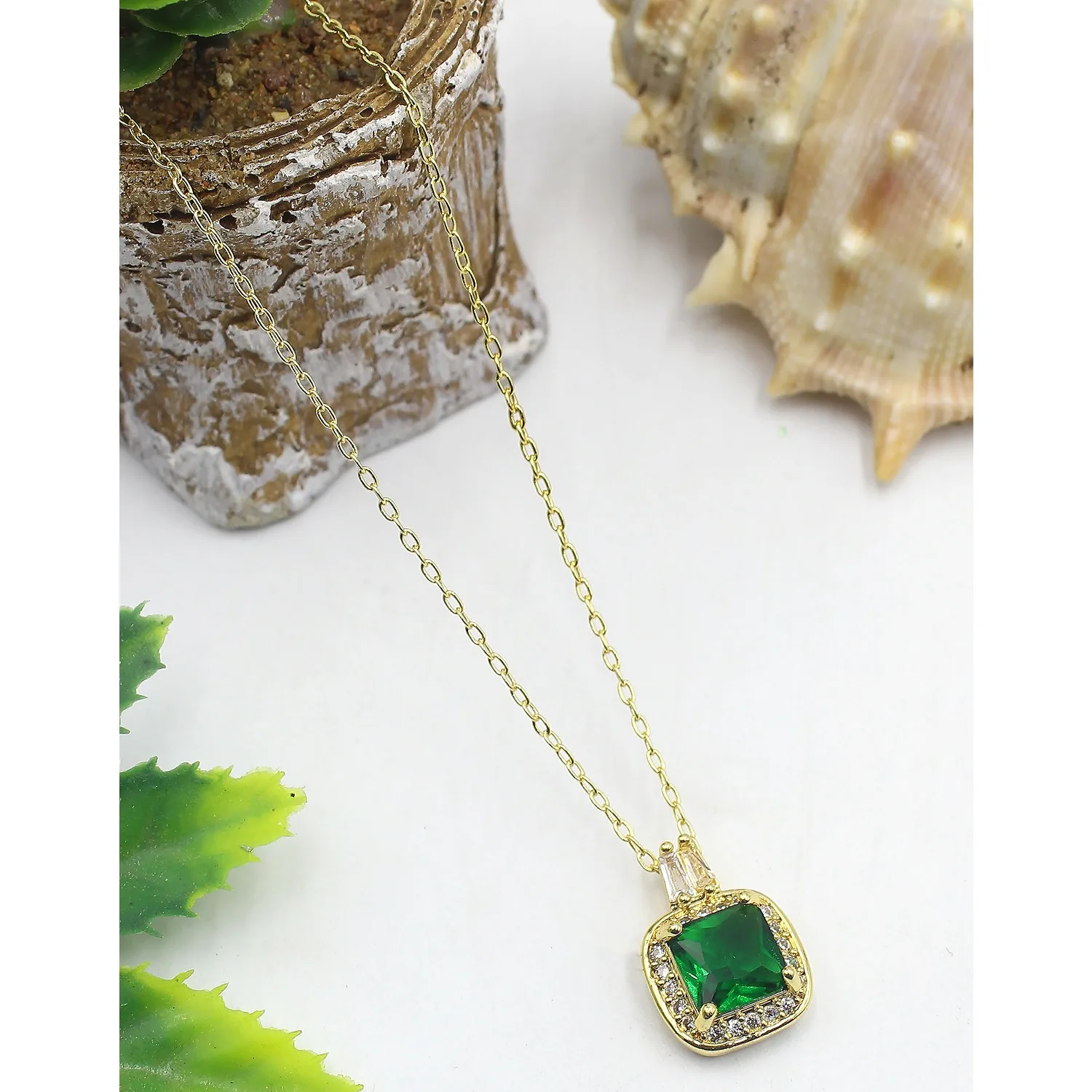 Pendant Zircon Ad Cz Stone Heart Pendant  Gold Necklace Gold plated minimal designer diamond work Revolving  with chain