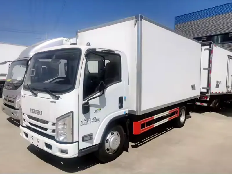 China Brand New ISUZU M100 Refrigerated Van Truck Mini Light Truck Suzuki Carry 4x4 Manual 5T Cold Chain Truck