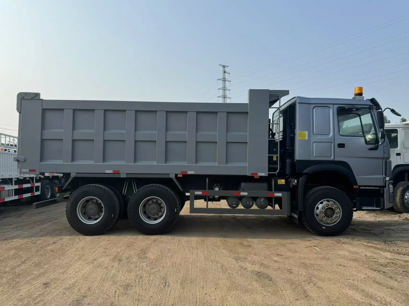 Good Quality Chinese Manufacturer New Dump Trucks Model Hydraulic Cylinder  Truck Euro 2 Emission standard Excellent Performance