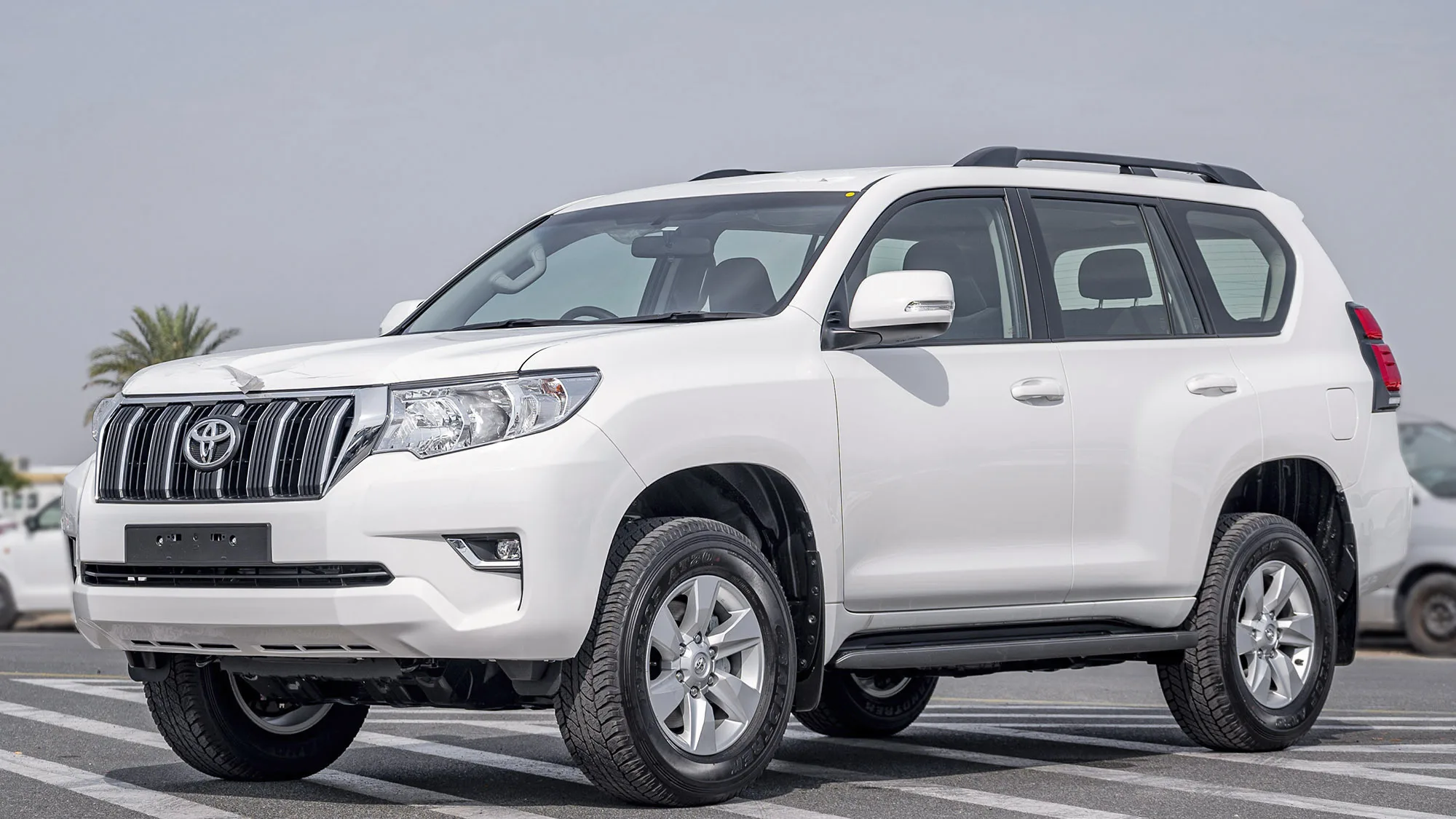 Задняя шина 2023 TOYOTA PRADO TXL 2.8D