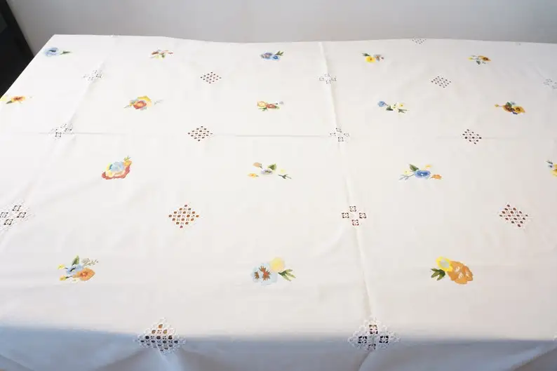 Set of Hand-Embroidered Tablecloth (150 x 250 cm) and Matching Napkins Premium Cloth Table Cover and Napkins