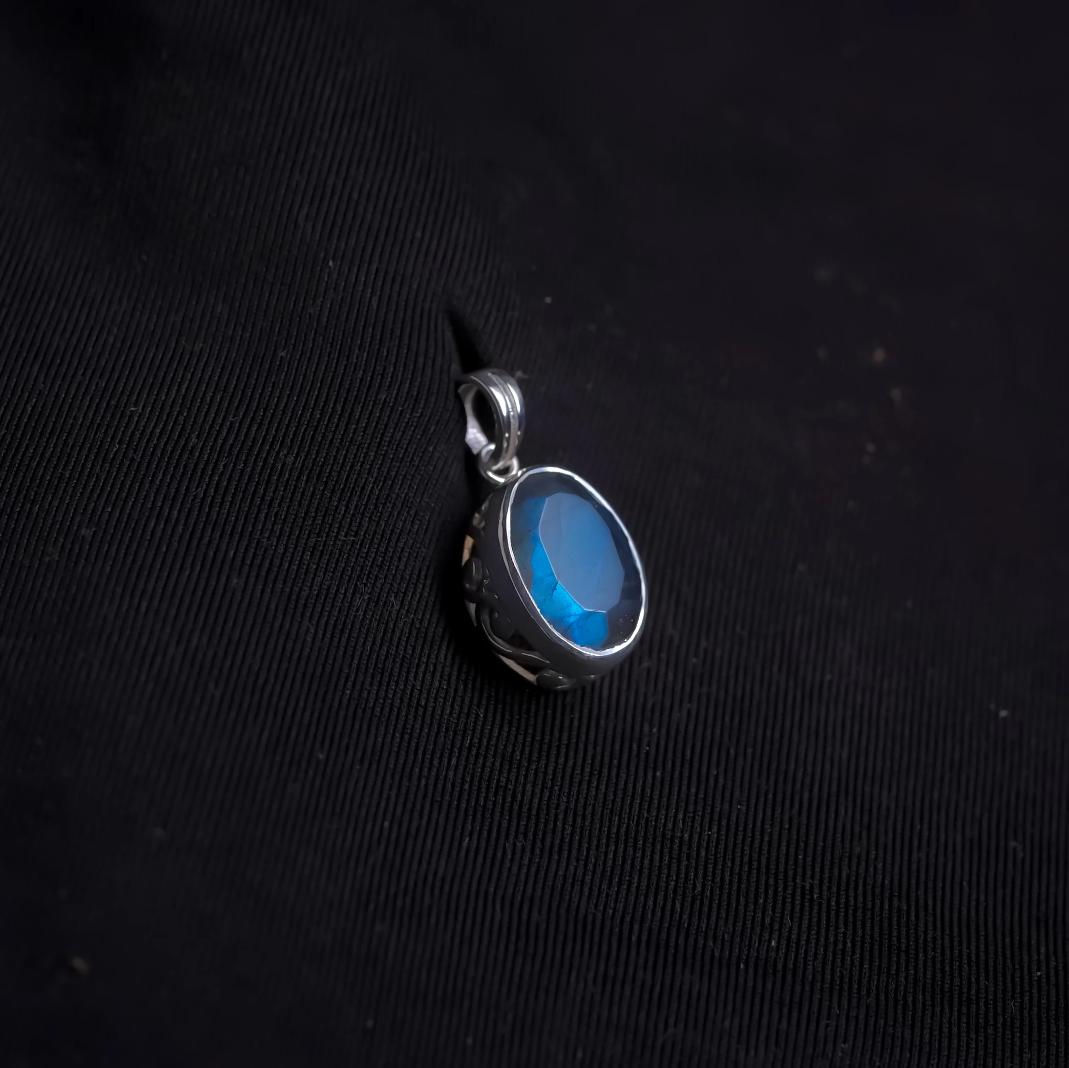 925 Sterling Silver New Trendy Oval Shape With Labradorite Gemstone Pendant Pendant Necklace Charm 18k Gold Plated