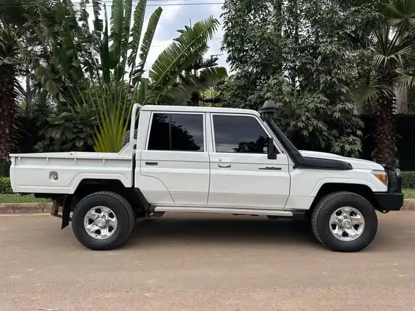 Модель 2017 с двойной кабиной Toyota Landcruiserr 4200cc дизельный двигатель 1 Гц 5-Ступенчатая Механическая коробка передач кожаная внутренняя Новая шина
