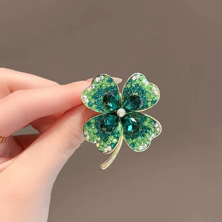 luxury Design 18k gold plated Rhinestone Brooch Pins Designer Gradient Color Four-leaf Clover Brooch Women