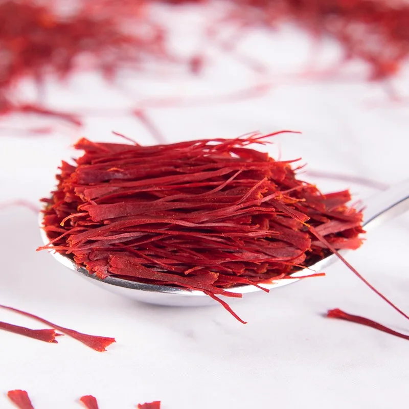 Bulk saffron has perfect color and perfect stem and leaf length