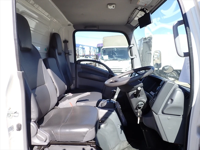 Used Good Conditioned ISUZU ELF Freezer Trucks For Sale