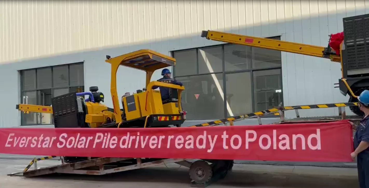 With 4 cylinders diesel engine for highway crash barrier installation, Hengxing HXR5 crawler  pile driver ramming machine