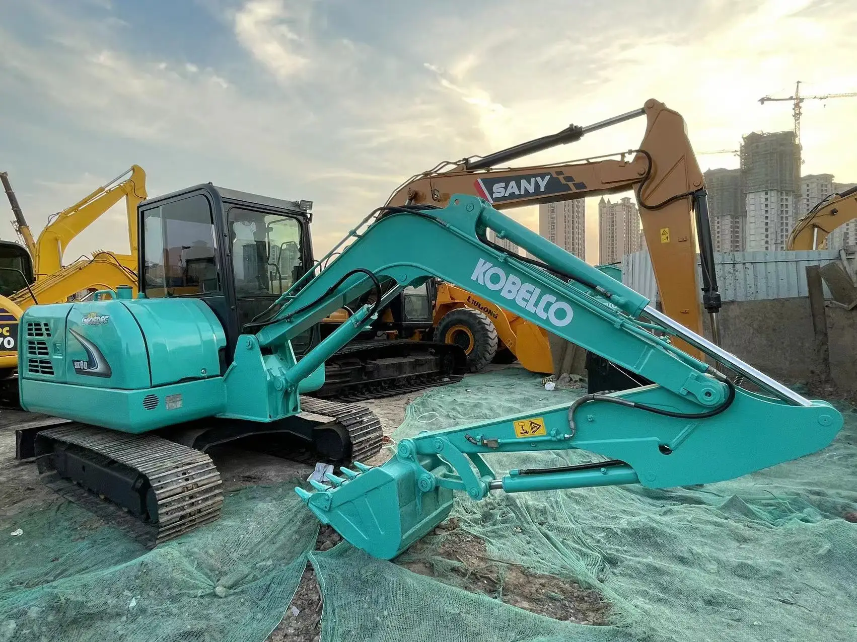 Hot Sale ! good condition used Kobelco sk60 with cheap price and low hours welcome consult