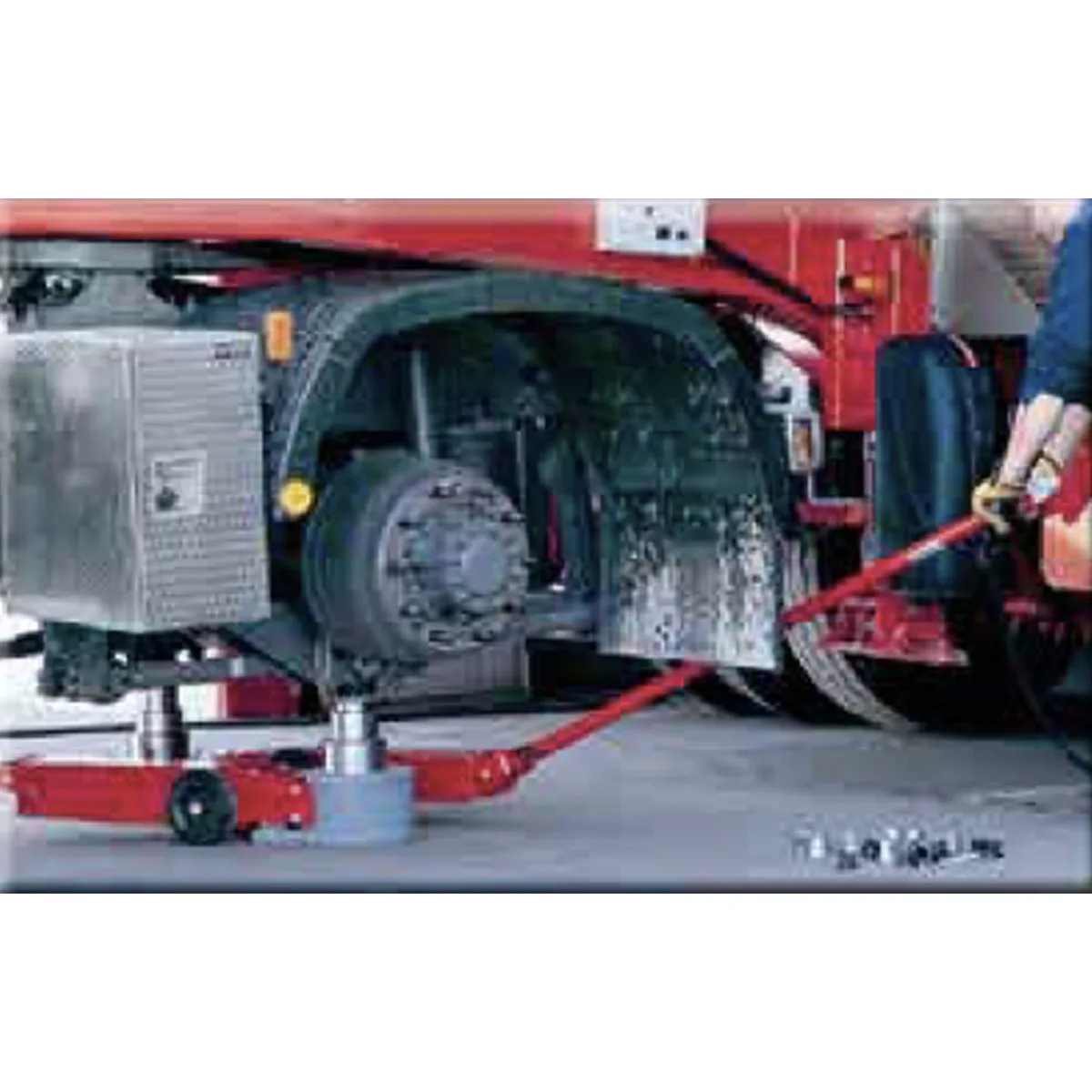 Best Price 30/18 Ton Capacity Hydraulic Jack for workshops mobile workshops tire repairers bodywork shops Made in Italy