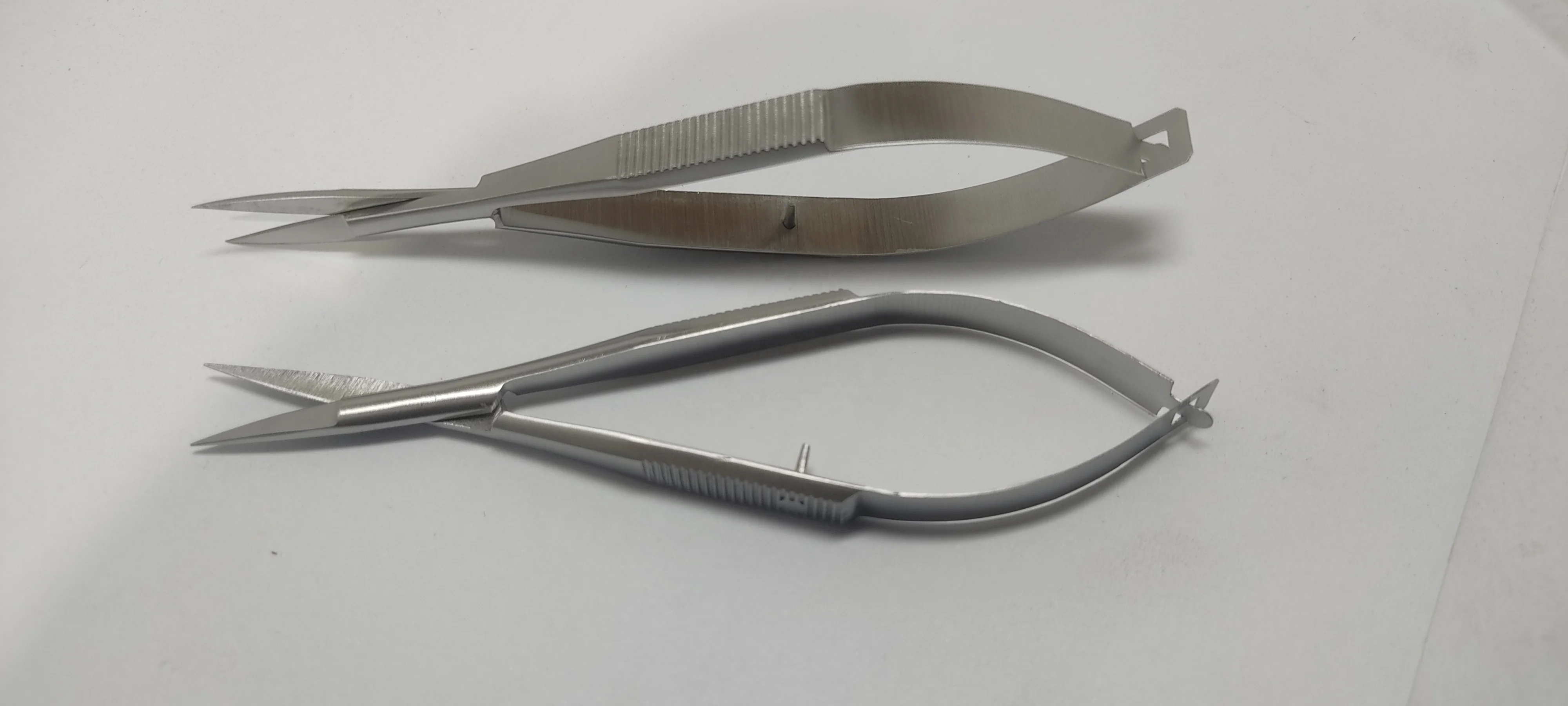Stainless Steel Spring Scissor Eyebrow Trimming Scissor Curved Tip Thread Scissor for Ear Nose