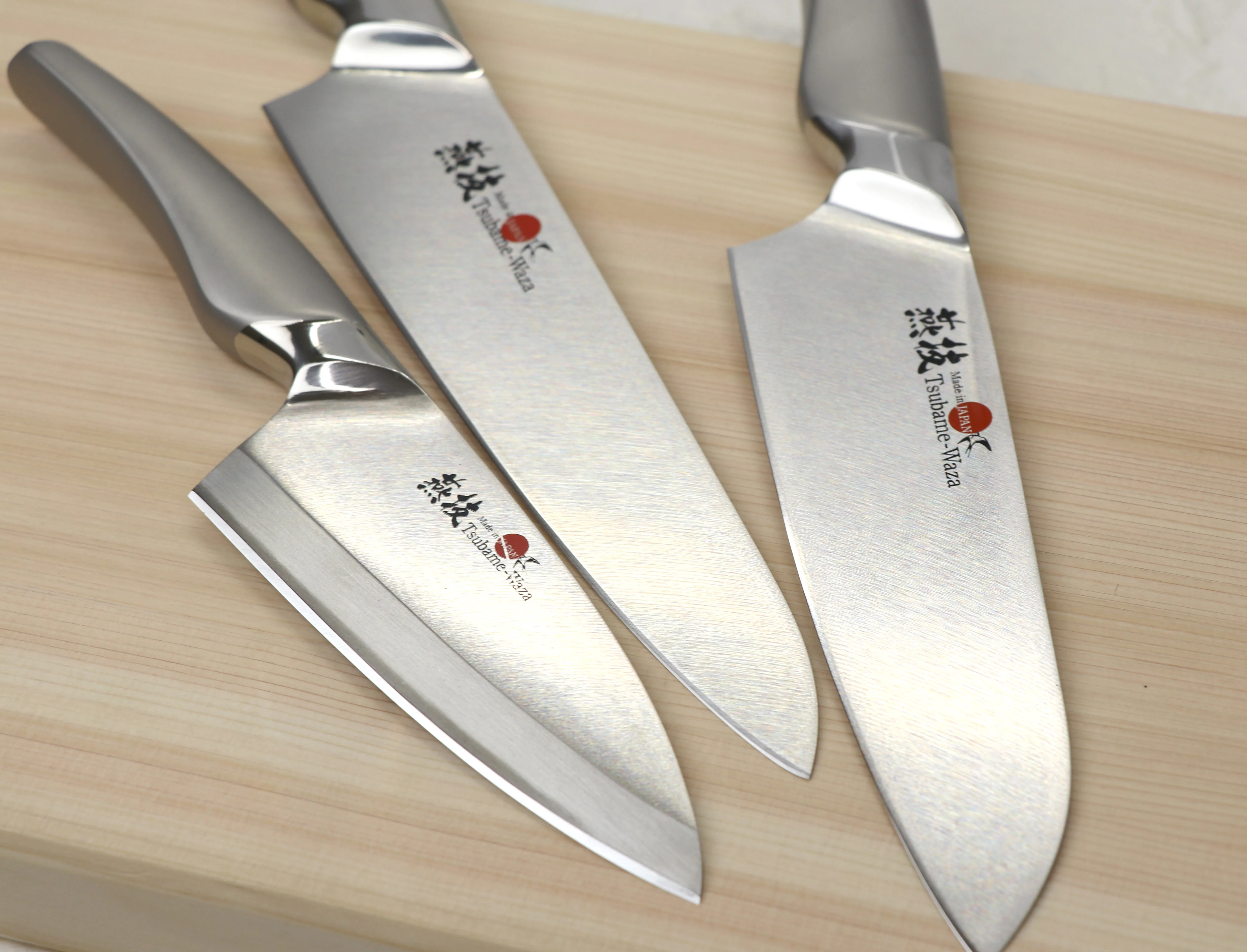 Wholesale Stainless Steel Japanese Chef Custom Japan Kitchen Knife Tsubame Waza Santoku Knife 170mm
