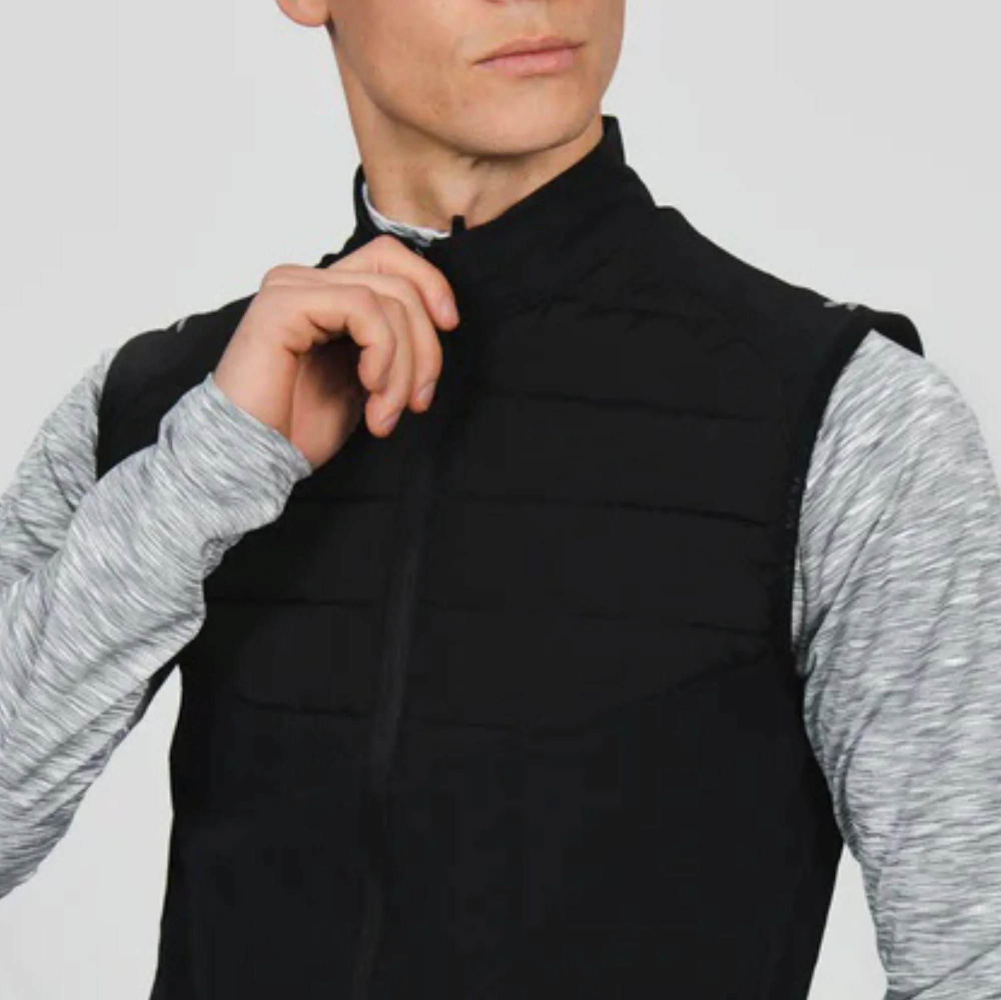 Reflective Branding Full Zip Fastening Noir Mens Gilet Jacket with Easy Access Zipped Pockets and Quilting to Front and Back