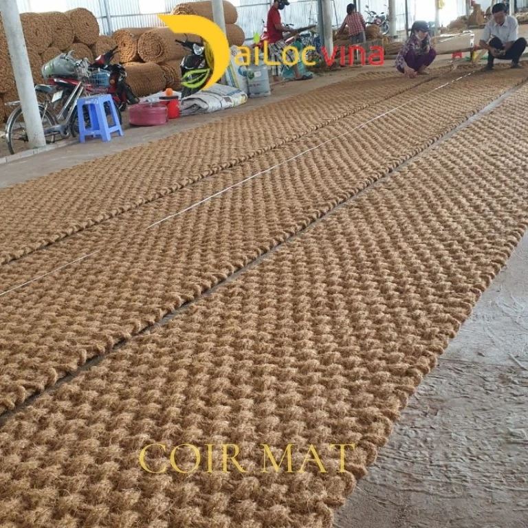 Coir mat roll made of natural coconut fiber for erosion control  Mr.Ryan +84938244404