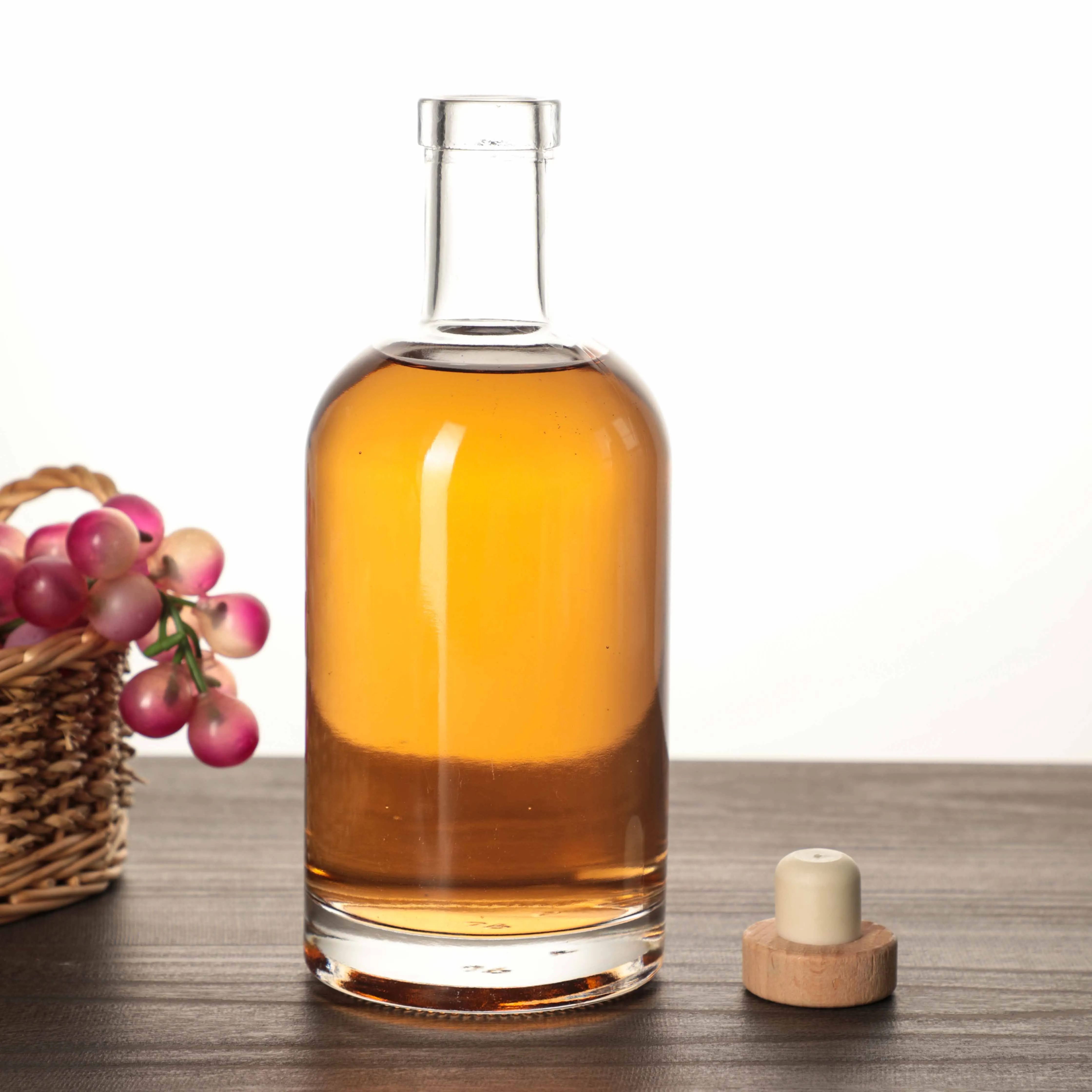 Weekly Deals 700ml Glass Bottles for Lemon-vodka Best Alcoholic Drinks Cheap Christmas Gift Empty Tequila Bottles for Sale