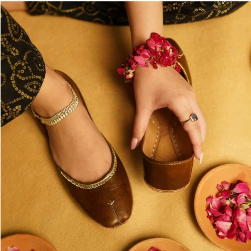 WOMEN STUNNING DESIGNER KHUSSA SHOES NON SLIPPERY COMFORTABLE THREAD WORK HAND CRAFTED KHUSSA SHOES PARTY WEAR WEDDING WEAR