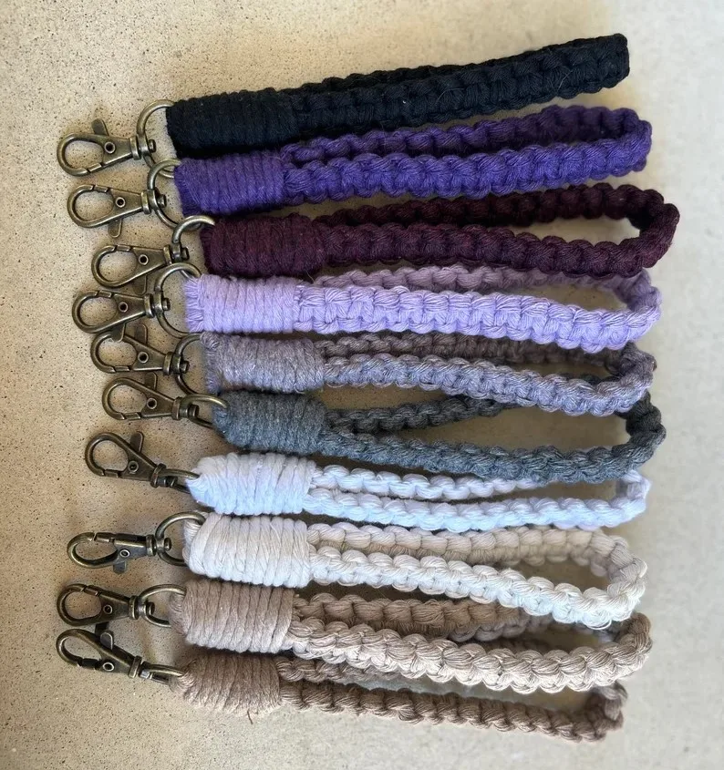 Wholesale Hand Woven Macrame Keychain Holder for Car Key and Bags Hanging Boho Hand-woven Keychain
