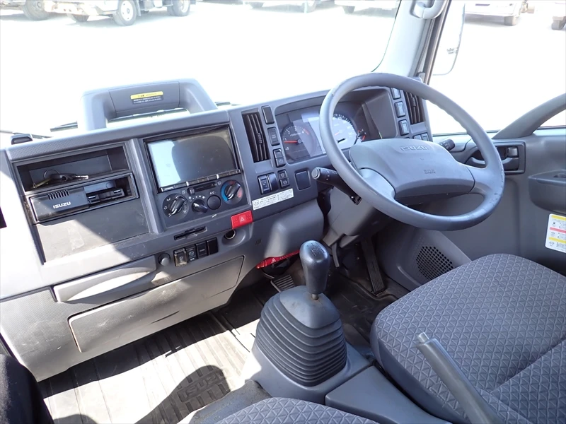 Used Japan ISUZU ELF Good Condition Flat Body