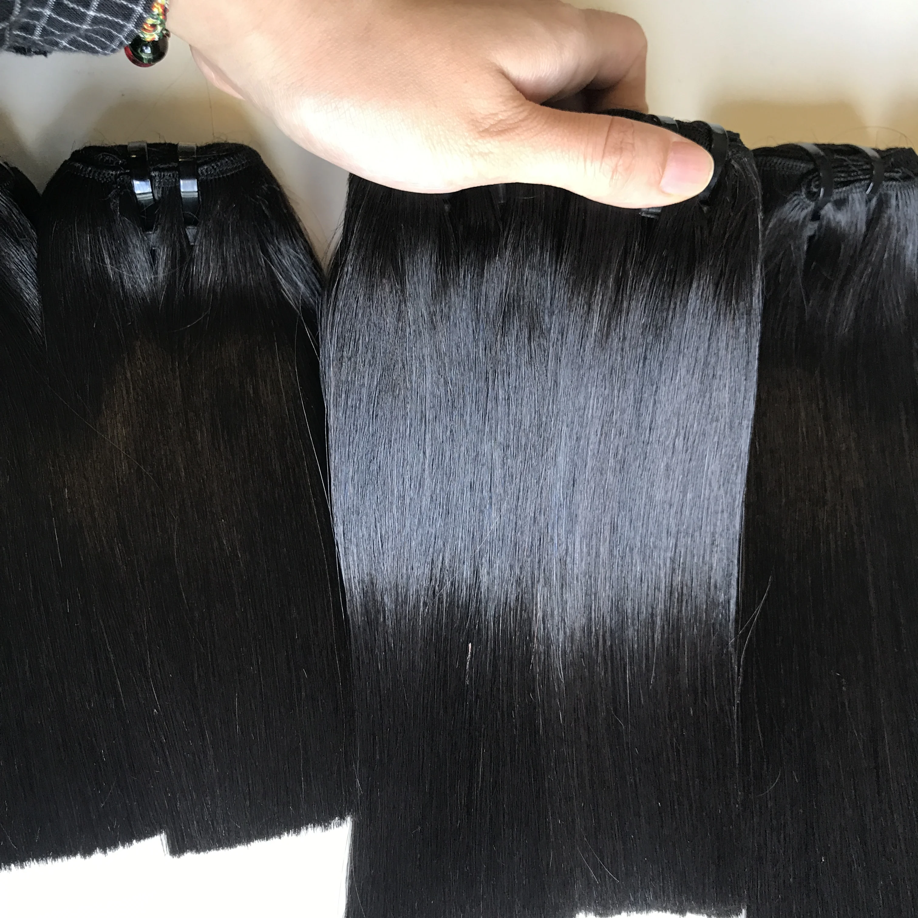 Сот продажи натуральные волосы Remy прямые вьетнамские человеческие в стиле волнистых и завитых волос мягкие на ощупь HD