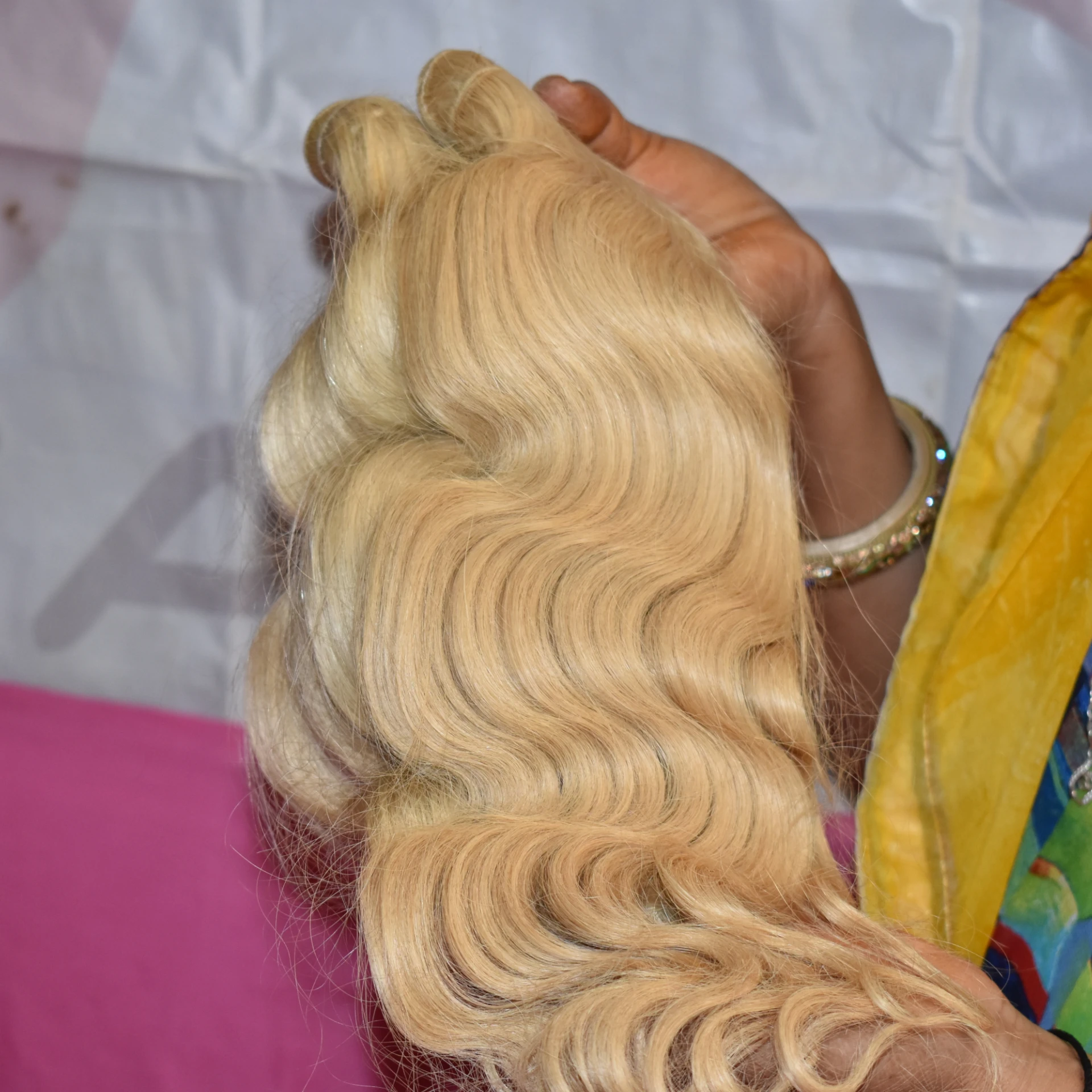 Natural unprocessed blonde 613 bodywave Indian cuticle aligned manufactures weaving human hair