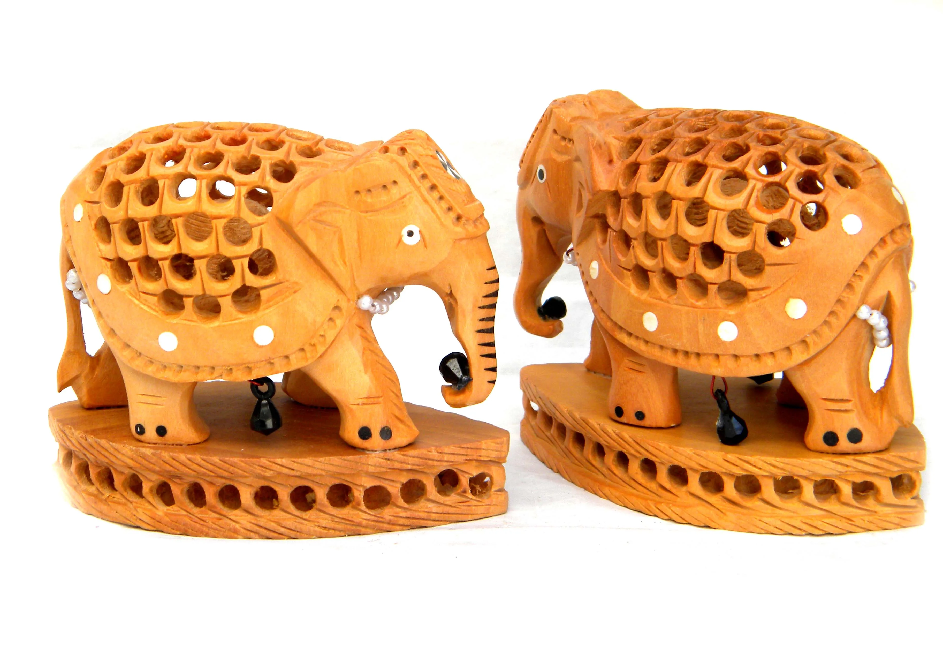 Fine Carving Different Sizes Wooden Elephant Set Trunk Down 4 pcs set Under Cut Design with Baby Elephant Inside Tummy