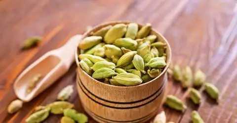 High Quality Grinding Fresh Cardamom Green Cardamom Seasoning Food Grade Cardamom Elaichi .