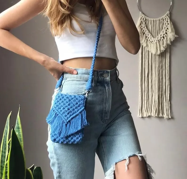 Shoulder Bags Beach Woven Straw Shoulder Bag with Tassel Boho Hollow Crochet Crossbody Handbag For Girls And Women use In travel