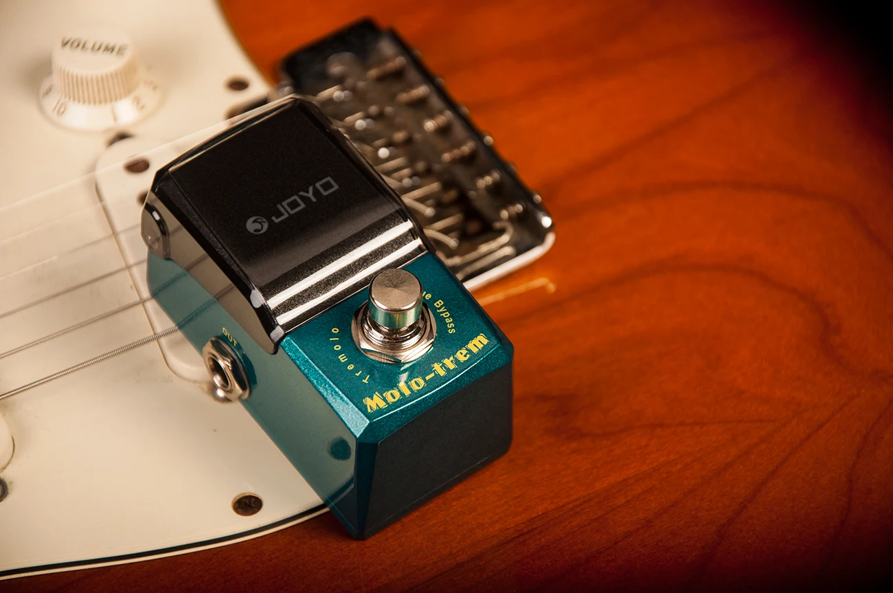 Factory Direct JF-325 Molo-Trem Effect Pedal Sound Like Vintage Tube Amps Wiht Rate Depth Wave Knob Control Effect Pedal