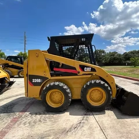 High Quality Cat 2268 Skid Steer Loader capacity 500kg 700kg The engine powering the machine is a 2.9-liter 74-horsepower